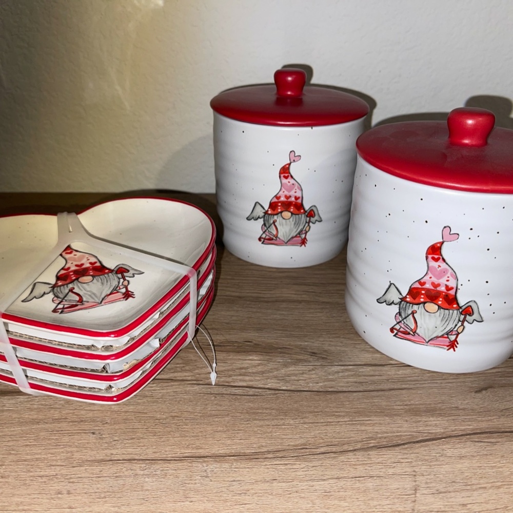 Sheffield‎ Home Gnome Cupid Canisters and matching Heart Plate Set - Valentines
